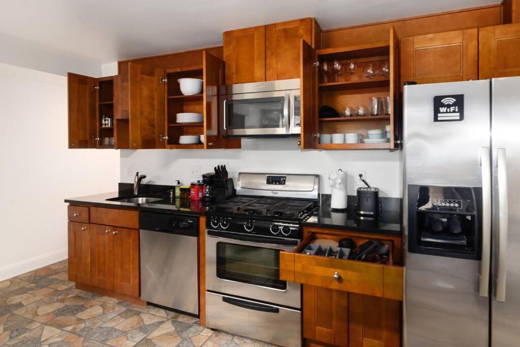 Upscale 2Br Apartment With Patio 워싱턴 외부 사진