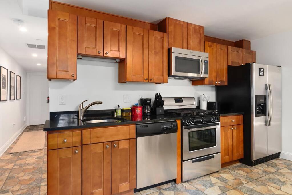 Upscale 2Br Apartment With Patio 워싱턴 외부 사진