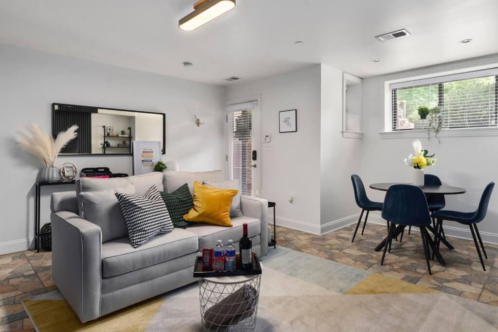 Upscale 2Br Apartment With Patio 워싱턴 외부 사진