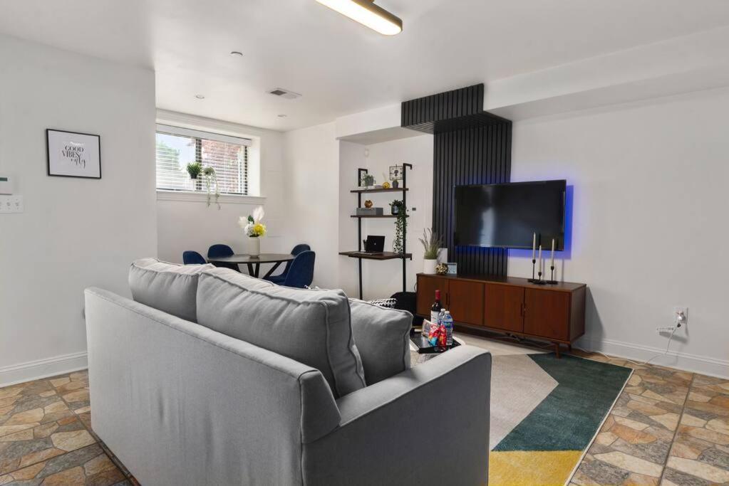 Upscale 2Br Apartment With Patio 워싱턴 외부 사진